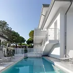 Апартаменти Modern With Shared Pool And Terrace Бібіоне