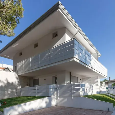 Апартаменти Modern With Shared Pool And Terrace Бібіоне